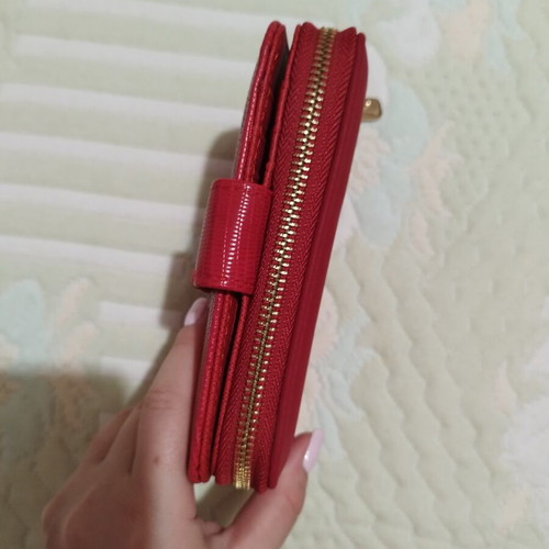 Red wallet with many compartments, new