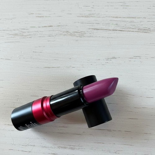 Dust+Cream Lipstick No 40 "Let's Dance" like new, purple shade