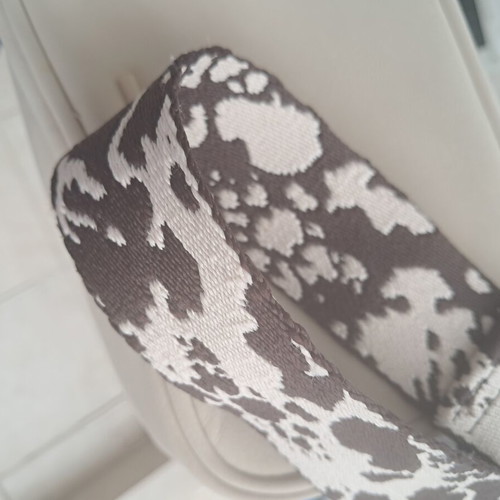 Pull&Bear crossbody bag with wide printed strap like new, beige