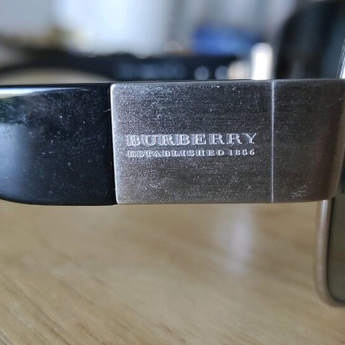 Burberry authentic sunglasses B3024 1005/8G 125 3N like new, black