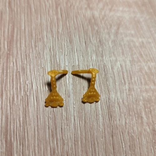Cleo de Nile earrings like new, Monster High vanity set
