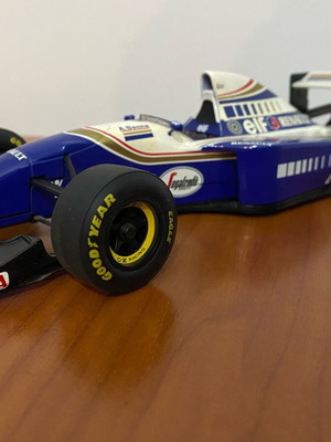 Williams FW-16 Lang scale 1/18 like new