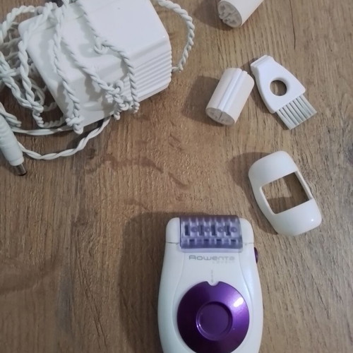 Rowenta epilator with accessories