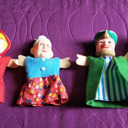 Finger puppets The story Red Riding Hood set of 4 like new