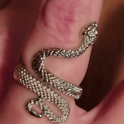 Snake ring up to 17mm in like new condition, silver