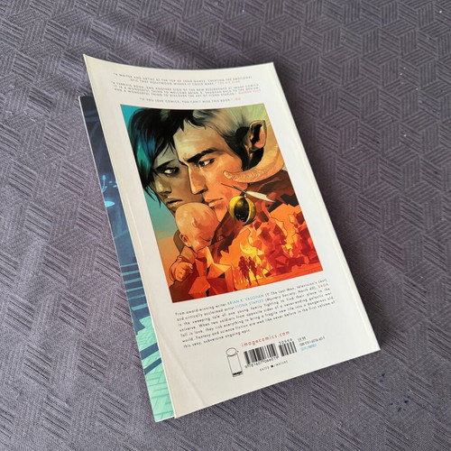 Saga Vol. 1 paperback like new