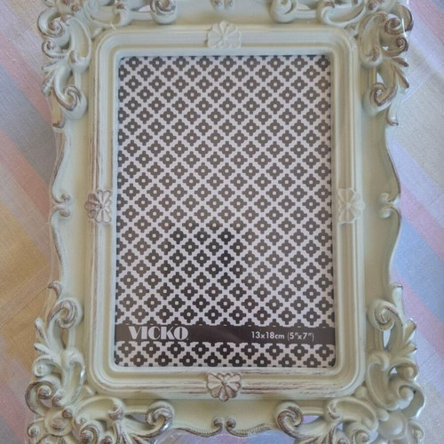 VICKO photo frames with vintage embossed design, cream