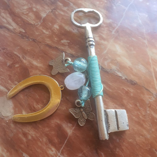 Lucky key charm with horseshoe