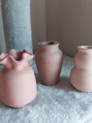 Gypsum vases set of 3 like new, height 10 cm