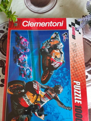 Moto GP puzzle collectible sealed new