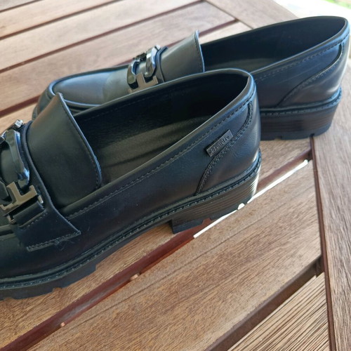 Women's black leather loafers like new Blondie