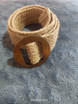 Belt with wooden buckle like new