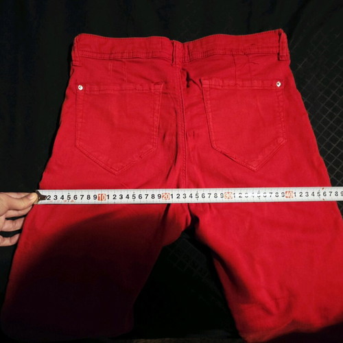 Bershka red pants like new, cotton and elastic size L