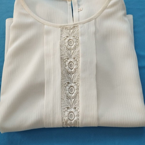 Top with lace and shoulder pads, like new, ecru/white, size XL