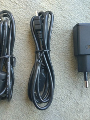 Sony Ericsson charger like new with 2 USB cables mini and micro USB