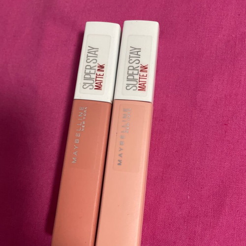 Maybelline lipstick like new, pack of 2