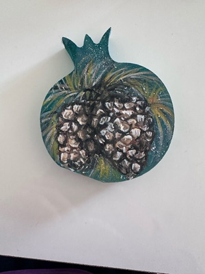 Ръчно изработена дървена декоративна нар нова