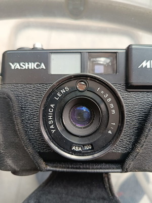Yashica camera like new