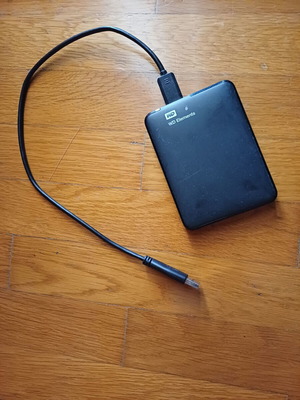 WD Elements portable storage drive HDD 1TB used