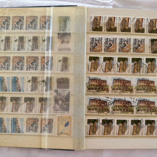 Stamp album collection like new, approx. 642 Greek sealed stamps 1980-1990