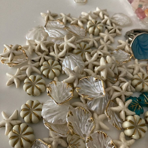 Craft supplies like new, set with beads and decorative elements