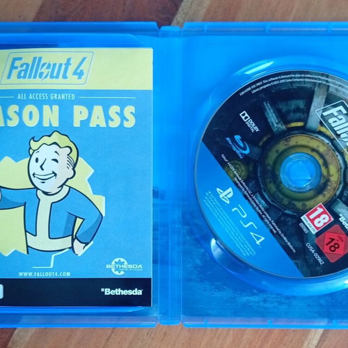 Fallout 4 PS4 game used, 2016 Bethesda