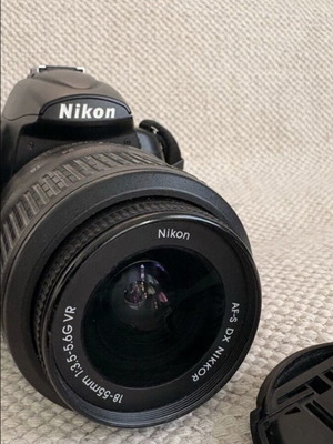 Nikon D5000 DSLR σετ με φακό 18-55mm, τσάντα και κάρτα 8GB