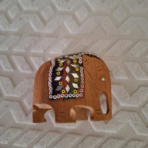 Wooden vintage decorative elephant like new