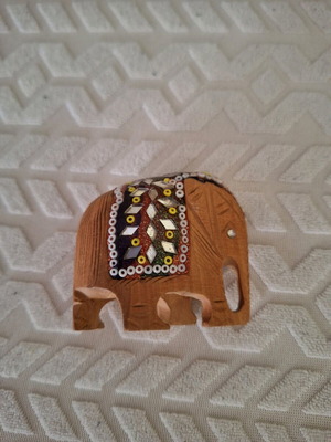 Wooden vintage decorative elephant like new