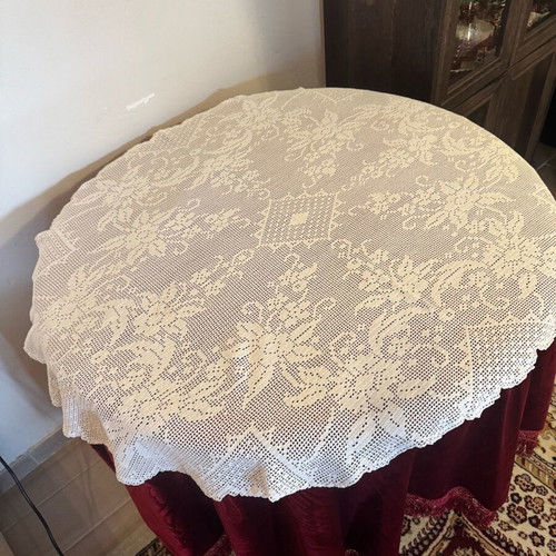 Hand-Knitted Tablecloth like new, large oval white