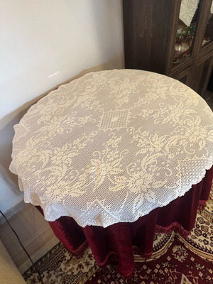 Hand-Knitted Tablecloth like new, large oval white