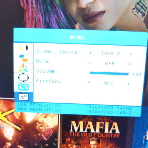 Lipa Portable Monitor 17.3" 1080p 144Hz HDR AMD FreeSync VRR like new