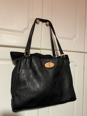 Black Shoulder Bag used with Golden Details and Zipper