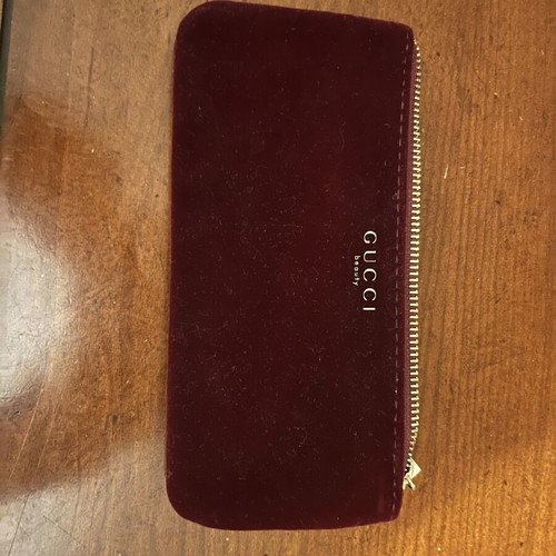 Gucci beauty bag like new, red