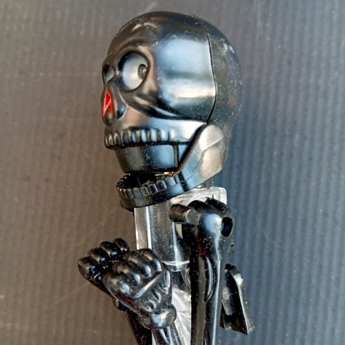 Skeleton Boxing Pen like new