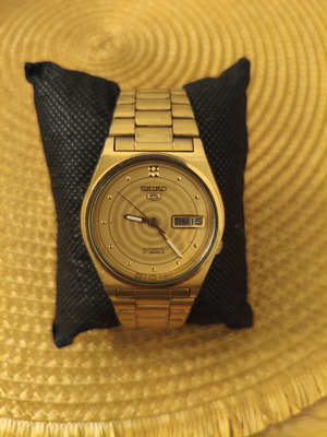 Seiko 5 Automatic 21 Jewels Gold watch like new