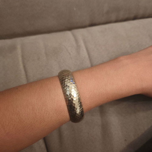 Bracelet thick embossed gold-colored