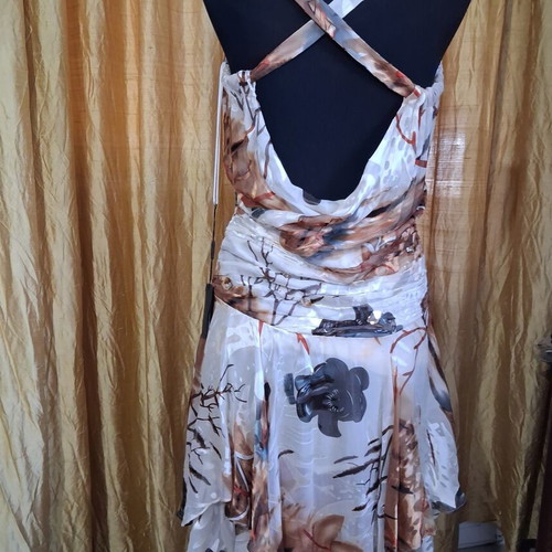 Official dress with silk.
