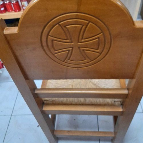 Carved ecclesiastical chair like new