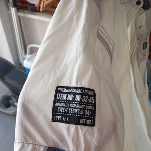 Cedar Wood State shirt like new, white, size L