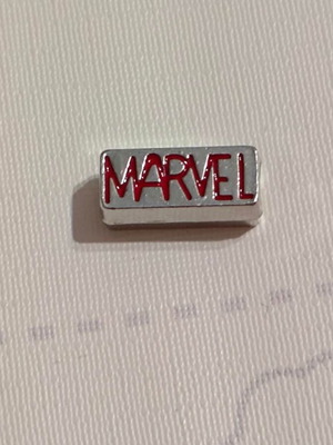 Marvel metal charm with red enamel 1.7cm like new