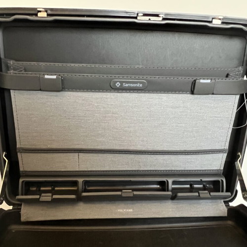 Vintage Samsonite briefcase like new, black