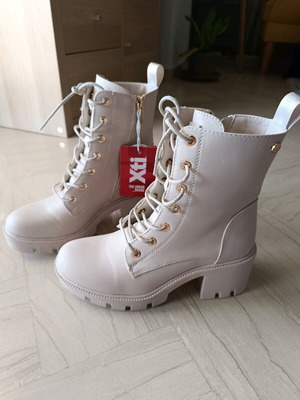 Xti ankle boots new, size 36, beige