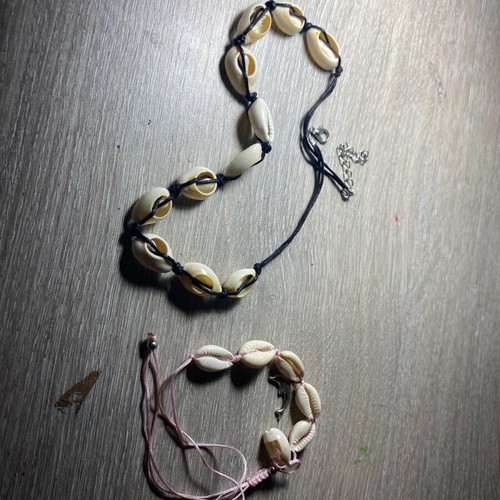 Necklace and bracelet like new, black and pink