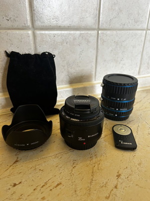 Canon EOS Yongnuo 35mm f2 1:2 AF/MF lens like new with gifts