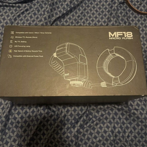 Nissin MF-18 Macro Ring Flash like new, compatible with Canon EOS