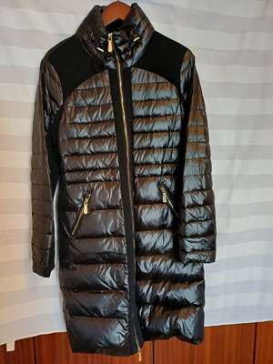 Guess L down coat like new, black