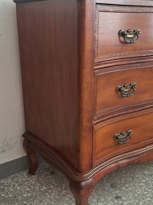 Vintage chic wooden chest of drawers like new