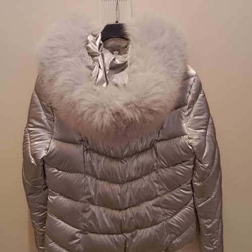 Puffer jacket medium size, like new, silver color