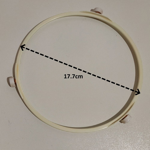 Microwave plate with its base